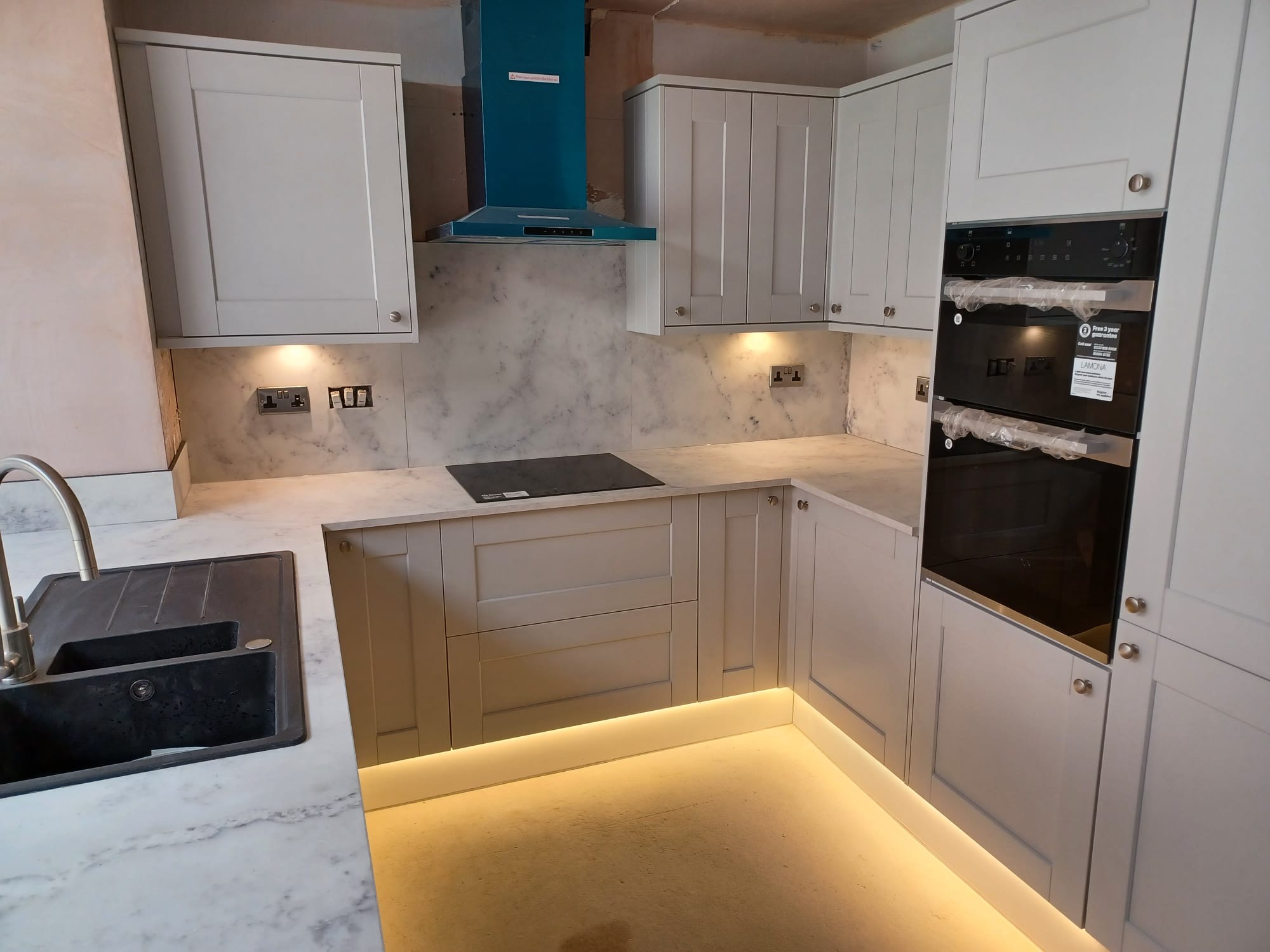 Shaker Kitchen in Marble